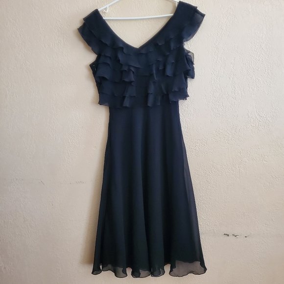 alain manoukian Midi Ruffle V-neck Dress - Picture 6 of 10